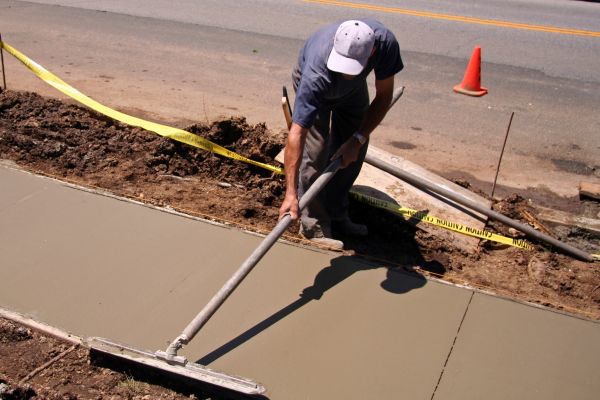 Sidewalk Pouring in Cheyenne